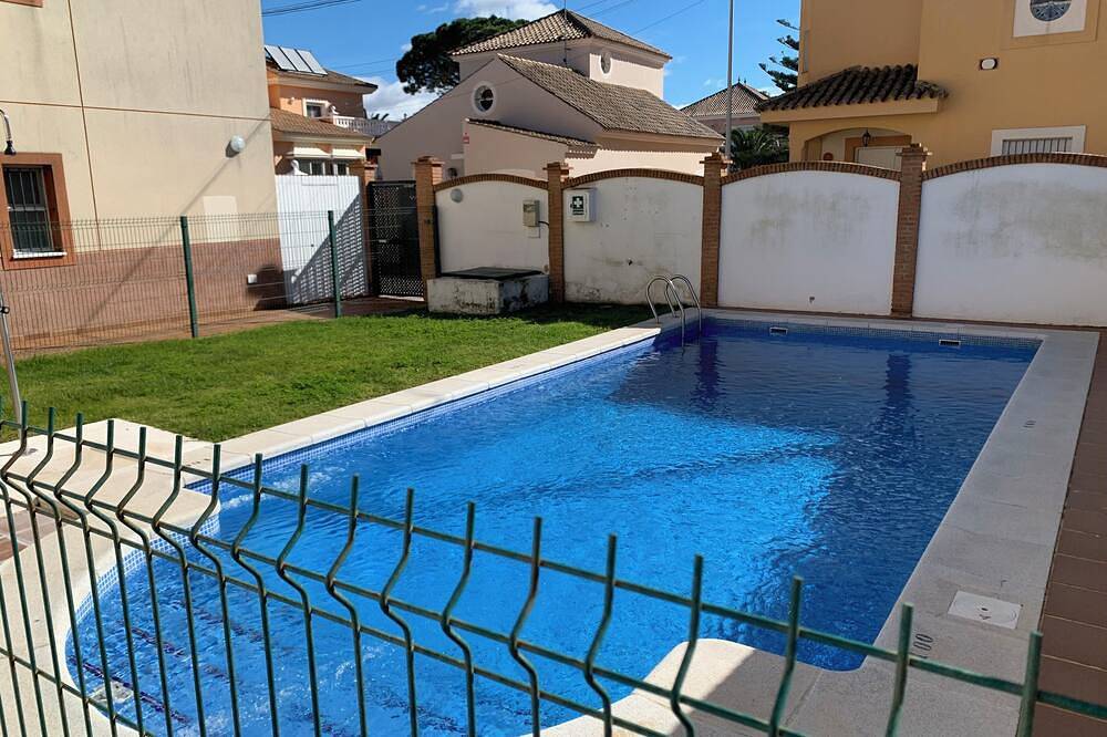 Apartamento entero, Piscina y garaje a 300 mts de playa in Playa La Costilla, Rota 