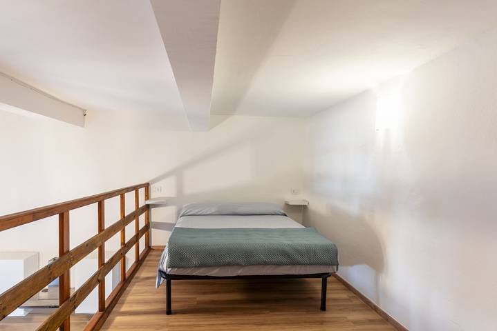Appartamento intero, Guesthost - Livorno Central and Modern Studio x3! in Livorno, Costa degli Etruschi
