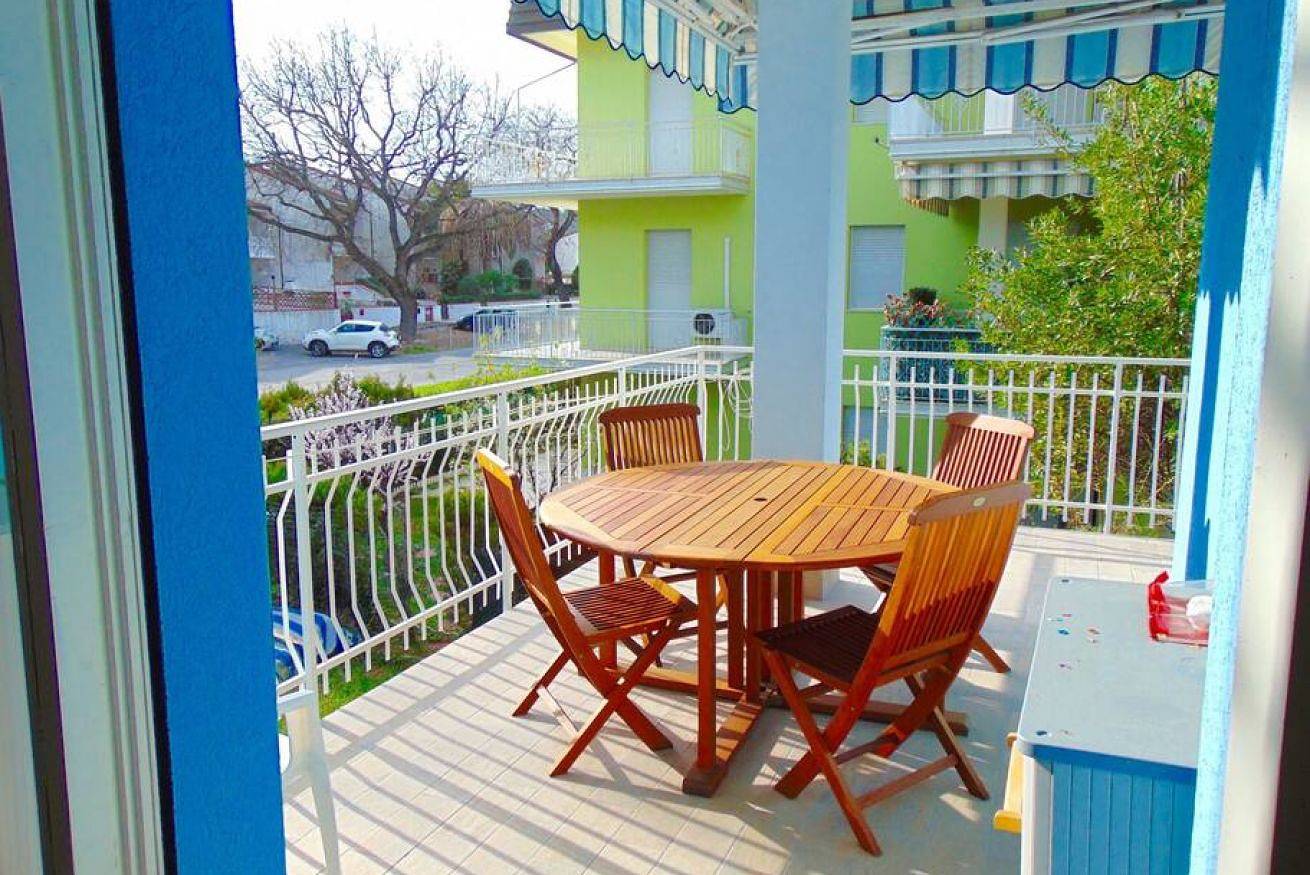 Entire apartment, M245 - Marcelli, three-room apartment with terrace and air conditioning in Marcelli, Riviera del Conero