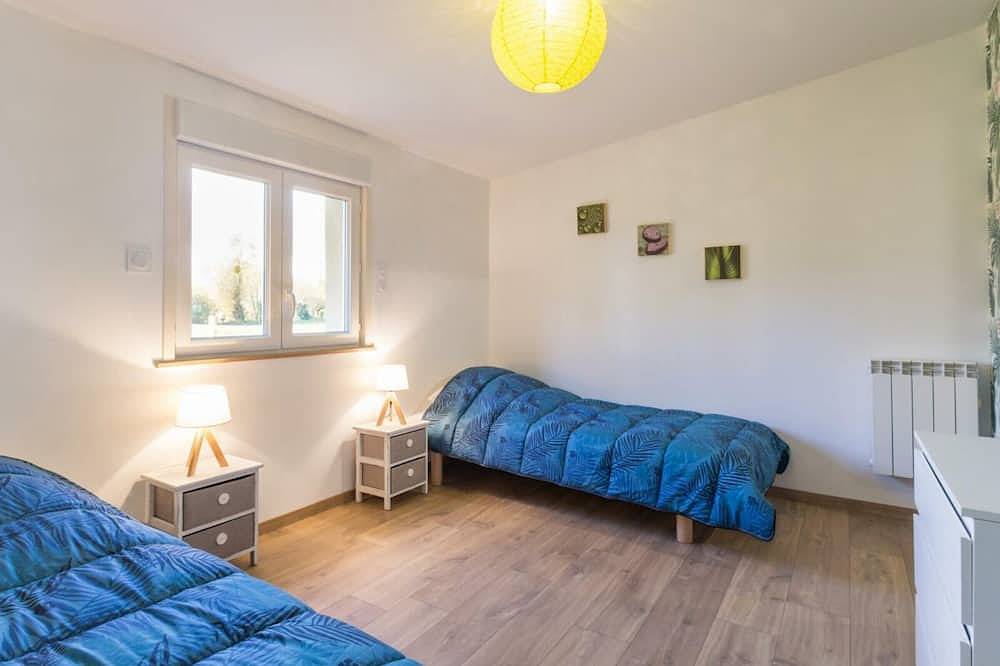 Maison au bord de la baie avec animaux admis et parking à Vains in Vains, Baie du Mont-Saint-Michel