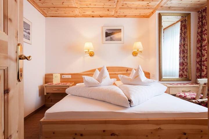 Hotel für 2 Personen, mit Ausblick und Sauna sowie Terrasse in Lech am Arlberg - 3