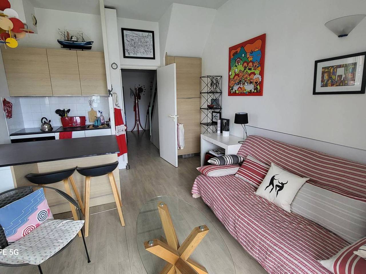 Entire apartment, ***Beachside Duplex with Pool Access in Socoa, Urrugne - 5 mins to Beach*** in Urrugne, Bayonne region