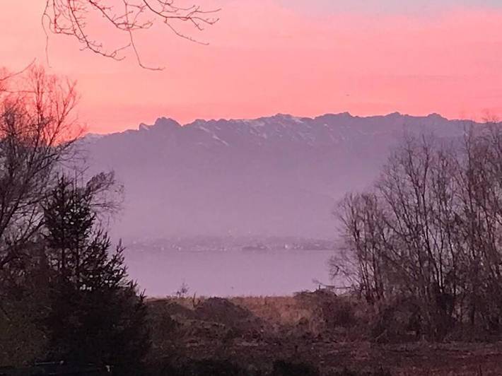 Gîte pour 3 personnes, avec piscine et vue ainsi que vue sur le lac et terrasse dans Ispra - 2