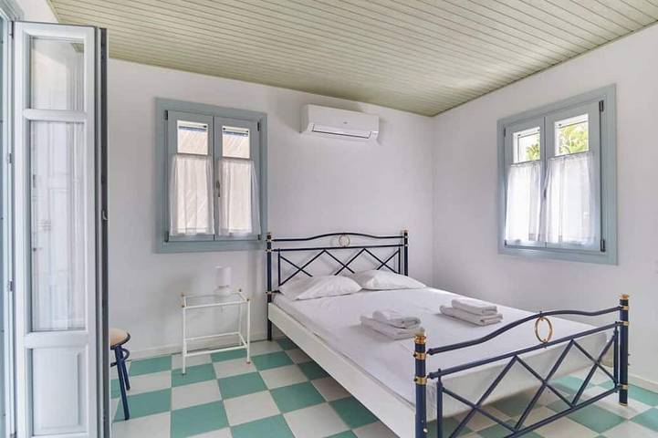 Santa Maria Villa in Paros in Paros