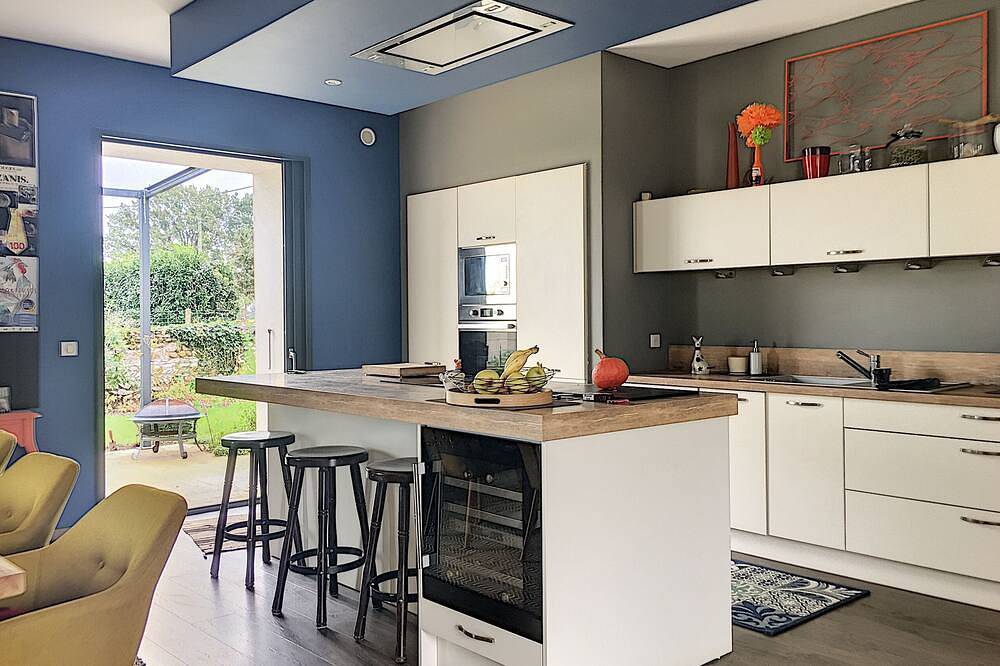 Renovated farmhouse with garden and swimming pool in Saint-Denis-lès-Bourg, Región de Bourg-en-Bresse