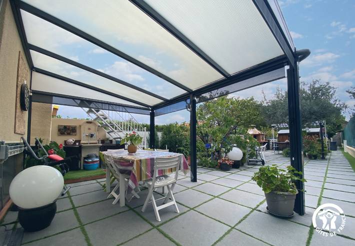 Gîte pour 2 personnes, avec jardin et piscine