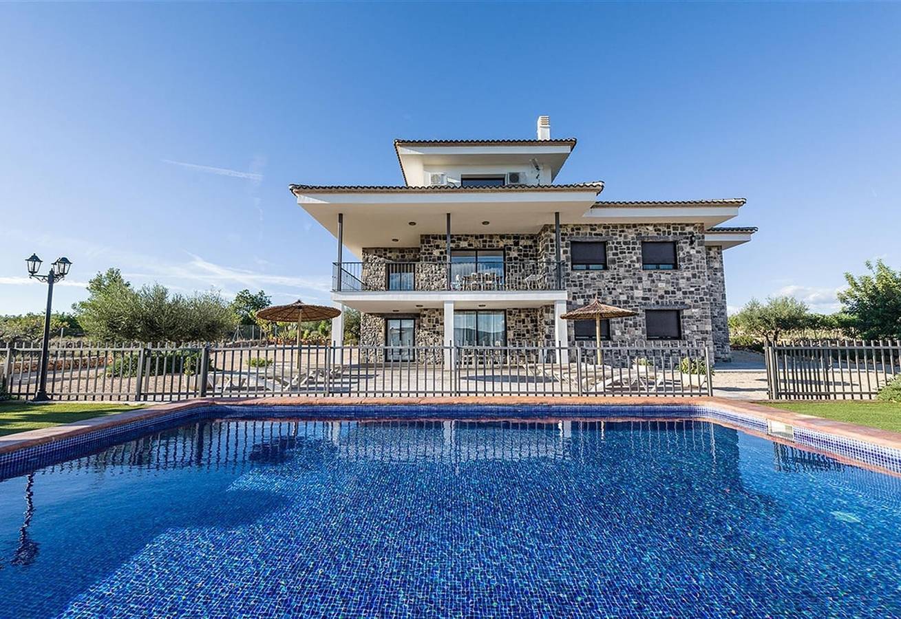 Villa for 12 personer med balkong in Chella, Provinsen Valencia