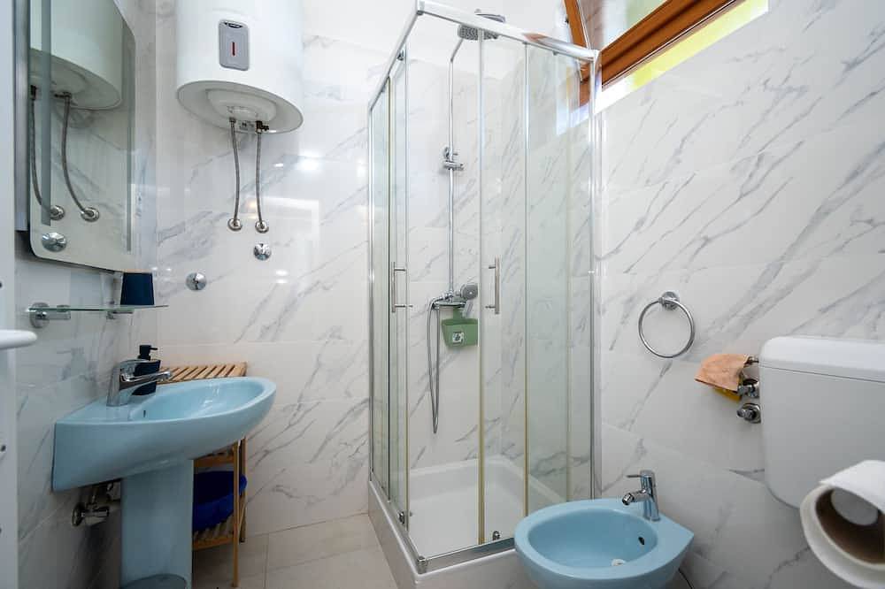 Ganze Wohnung, 2-Zimmer-Ferienwohnung am Strand Veli Rat, Dugi otok (A-438-a) in Veli Rat, Dugi Otok