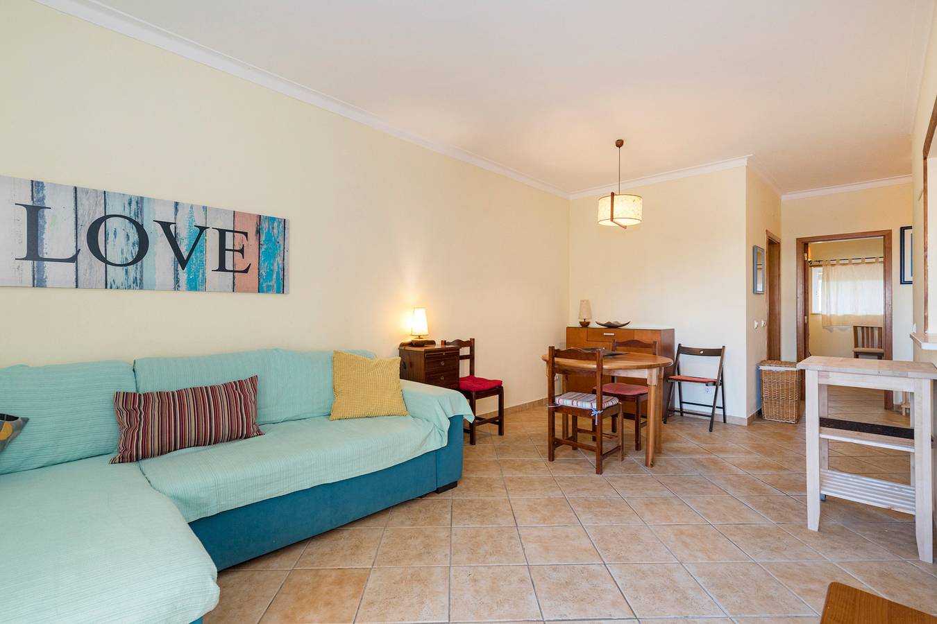 Apartamento entero, Apartamento vacacional 'Amoreira' con piscina compartida, jardín compartido y Wi-Fi in Alvor, Distrito de Faro