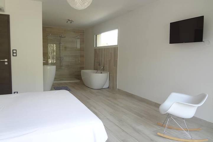 Villa pour 8 personnes, avec balcon et jardin à Figari - 2