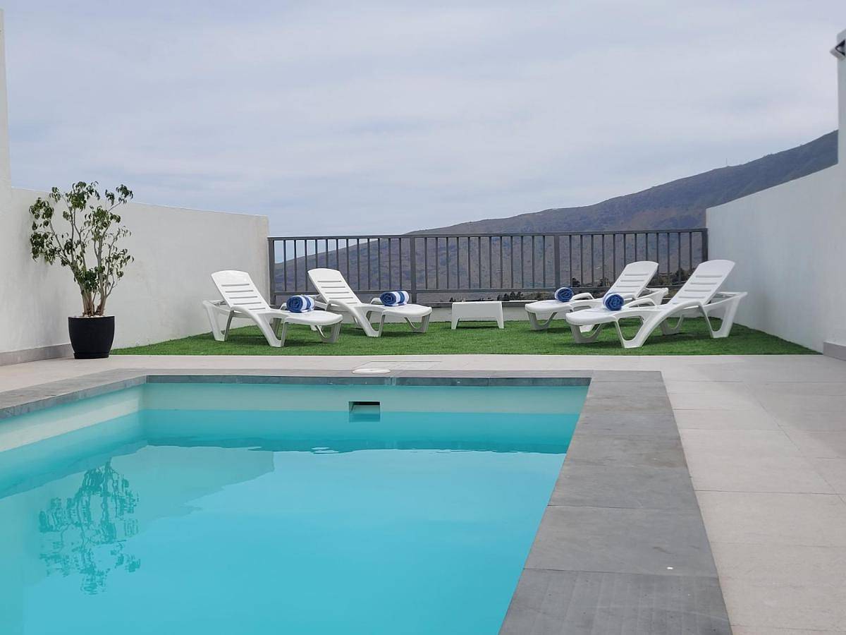 Three-Bedroom House in Arafo, Arafo region