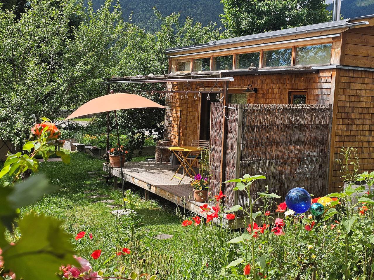 Charmantes Tiny House "Loft Süd" mit Bergblick, Wlan, Terrasse und Garten in Unterammergau, Bayerische Alpen