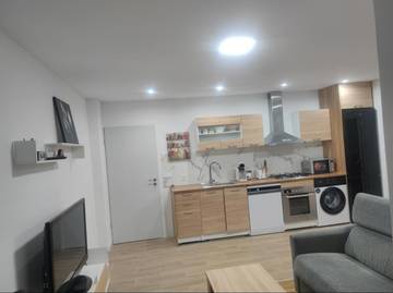 Gîte pour 4 personnes, avec piscine et terrasse à La Jonquera