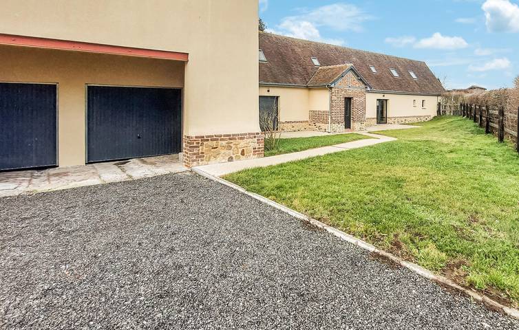 Charmant appartement avec terrain de pétanque, télévision et parking, près de la rivière L'Epte in Saint-Germer-de-Fly, Oise