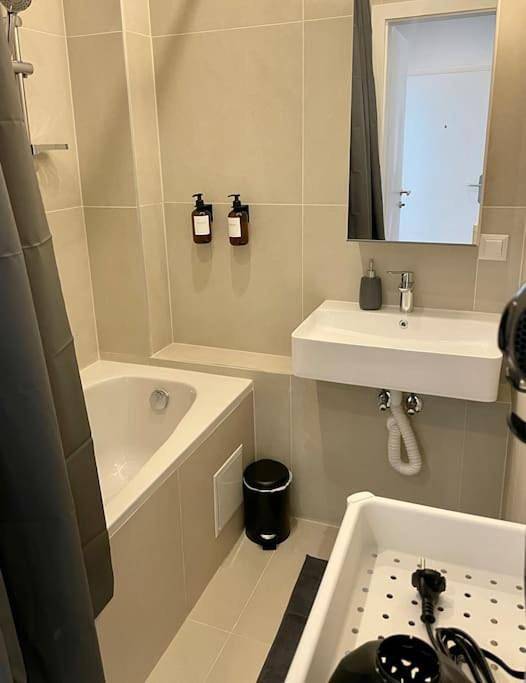 Ganze Wohnung, Two-Bedroom Apartment in Brigittenau, Wien