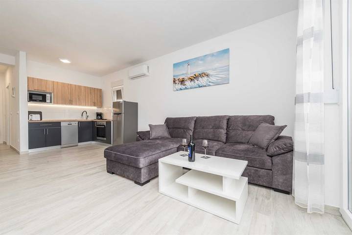 Ferienwohnung für 6 Personen, mit Balkon/Terrasse und Balkon, kinderfreundlich auf Vir - 2