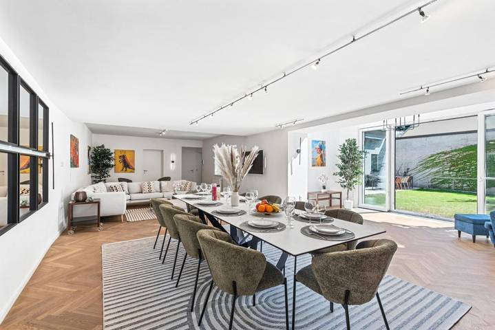 Ferienhaus für 16 Personen, mit Terrasse und Garten sowie Pool und Sauna in Wien