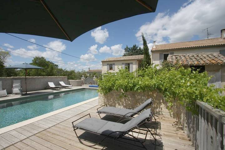Chambre d’hôte pour 2 personnes, avec Terrasse et Jardin ainsi que Piscine et Vue à Saint-Rémy-de-Provence