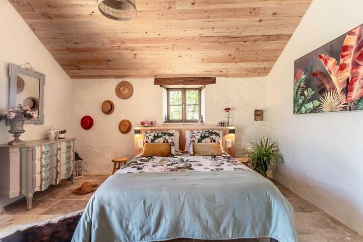 Location de vacances pour 2 personnes, avec Terrasse ainsi que Jardin et Piscine à Masquières