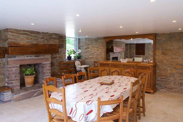 Location de vacances pour 8 personnes, avec terrasse et jardin à Campénéac - 4