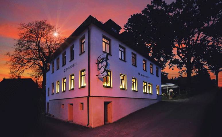 Hotel für 2 Personen, mit Balkon und Terrasse sowie Garten in Adorf