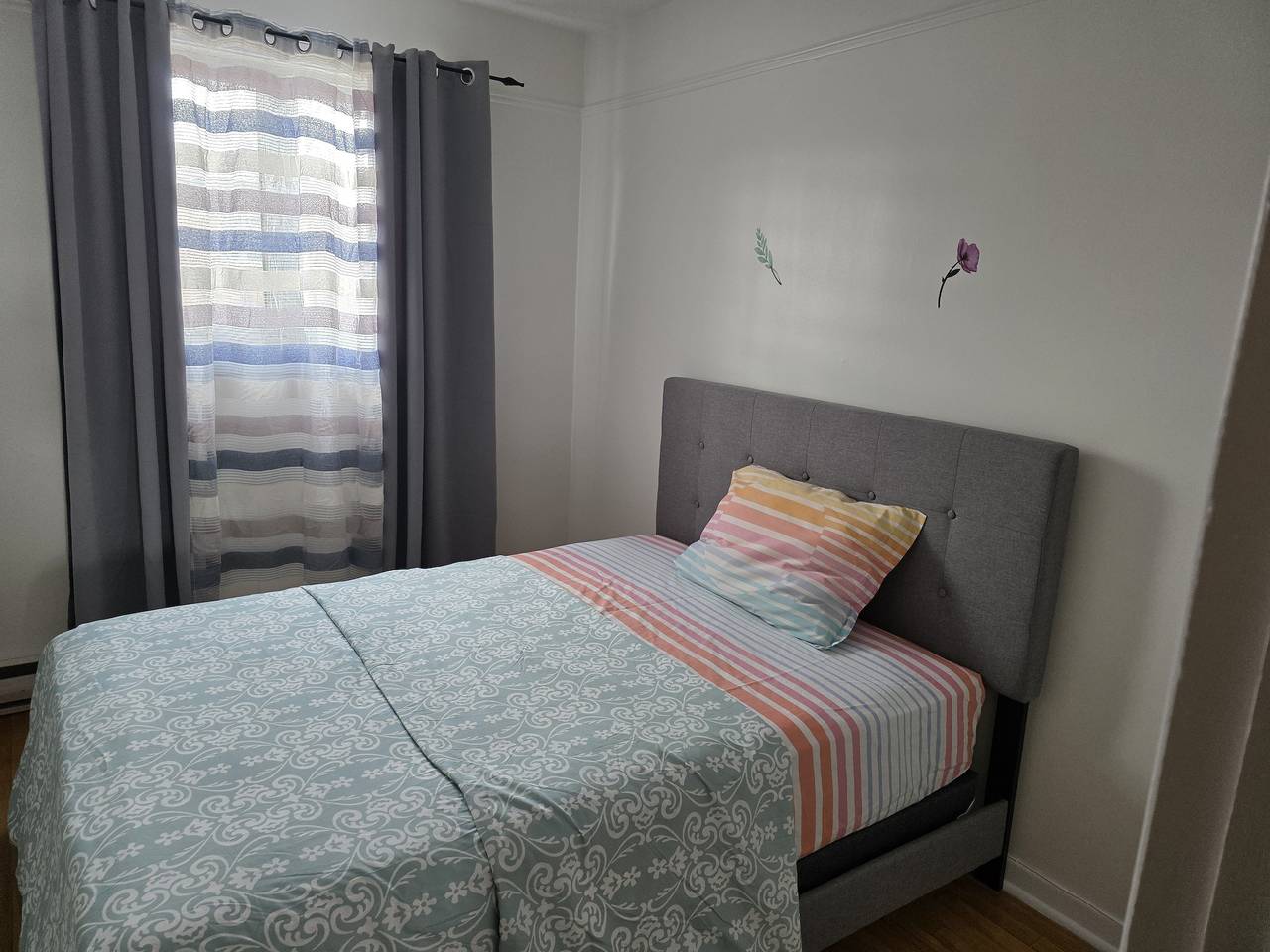 Apartamento entero, Encantador apartamento de 3 dormitorios en la animada ciudad de Montreal in Montreal, Quebec