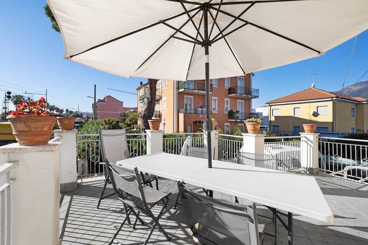 Gîte pour 4 personnes, avec balcon à Loano - 3