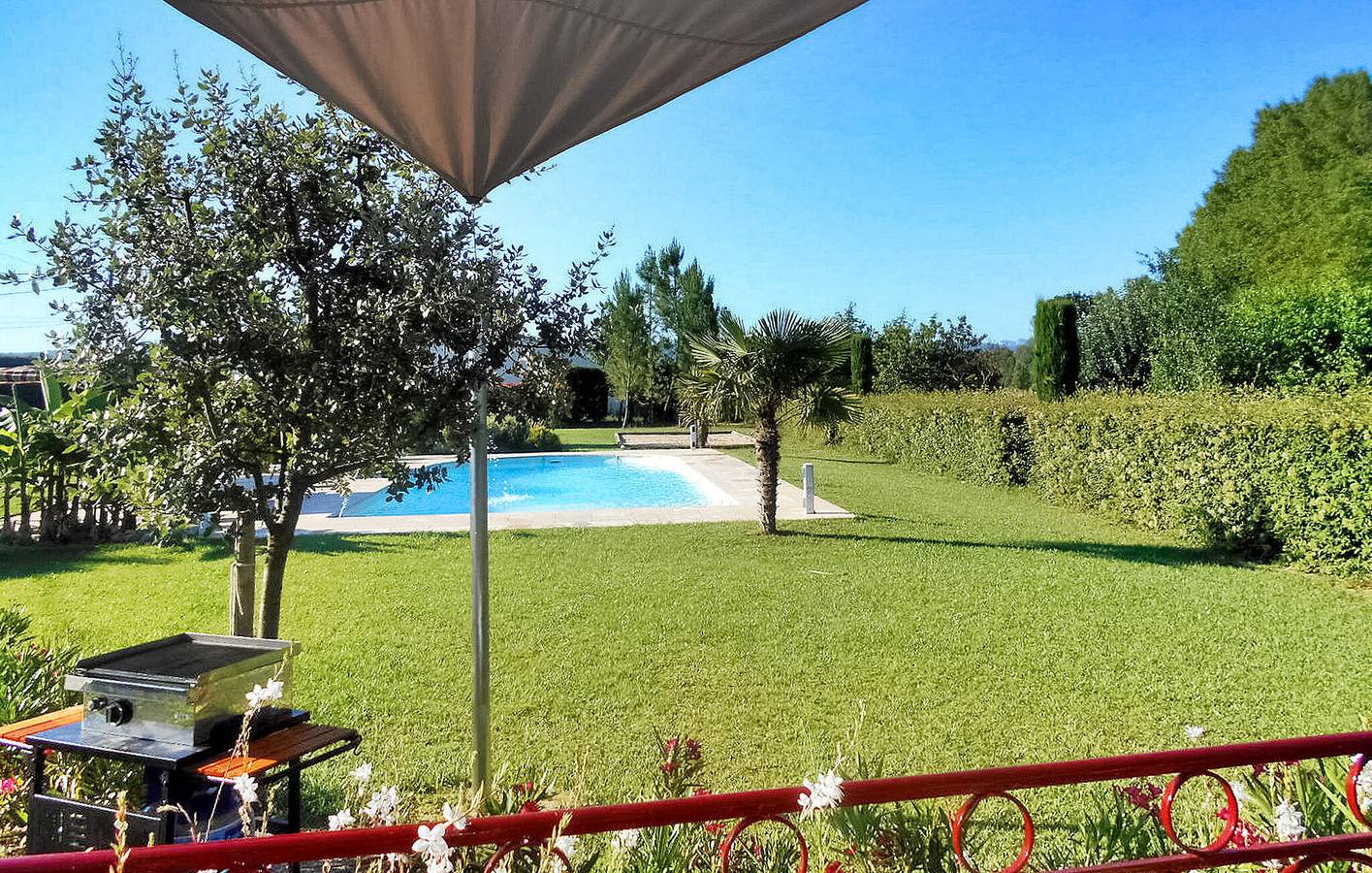 Appartement am Pool mit Parkplatz und WiFi, 800m nach Salindres in Saint-Jean-de-Maruéjols-et-Avéjan, Alès und Umgebung