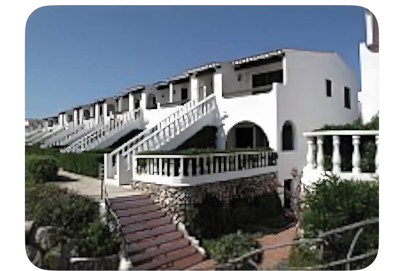 Entire apartment, Apartment 'En Arenal En Castell' with Sea View, Shared Pool and Wi-Fi in Arenal d'en Castell, Es Mercadal