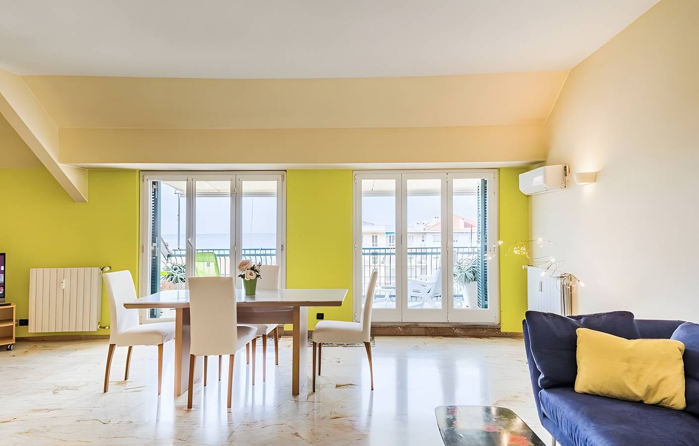 Apartamento entero, La Dimora de Alda: Vistas al mar y a Lavagna, terraza y parking privado in Lavagna, Lavagna Municipio