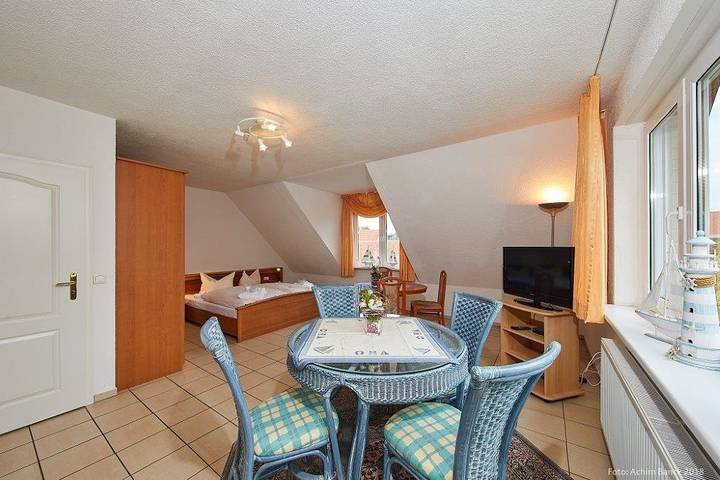 Doppelzimmer mit kleiner Pantryküche Gästehaus Unter den Linden in Mühbrook, Rendsburg-Eckernförde