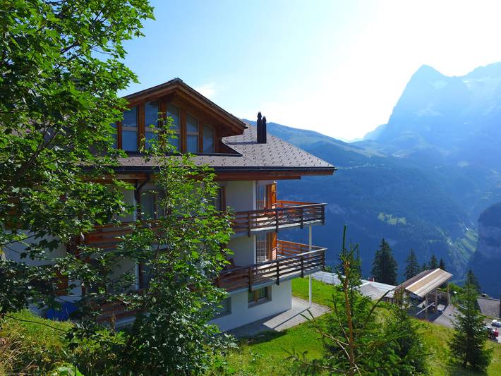Ferienwohnung für 5 Personen, mit Balkon und Garten sowie Ausblick in Lauterbrunnen