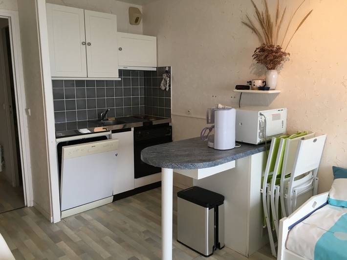 Appartement entier, Fort-Mahon-Plage: Studio balcon, équipements complets, parking privé in Fort-Mahon-Plage, Région d'Abbeville