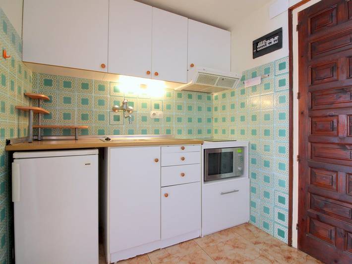 Ferienwohnung für 5 Personen, mit Terrasse und Garten sowie Pool in Roses - 4