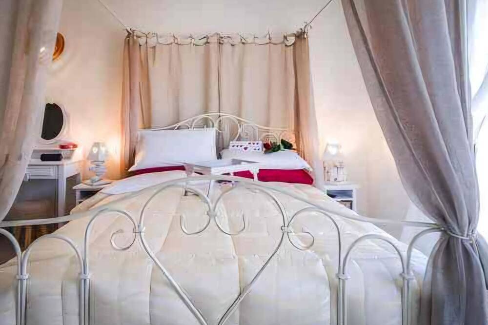 Ganze Wohnung, From the apartment and terrace view of the Lake, and with private parking space in Blevio, Comer See