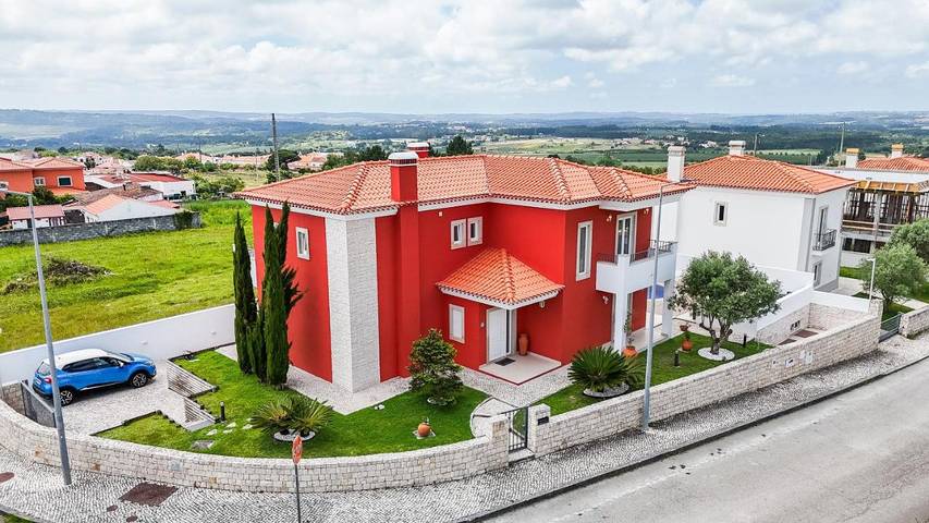 Casa de férias para 12 pessoas, com Varanda e Jacuzzi e ainda Terraço and Jardim em Caldas da Rainha