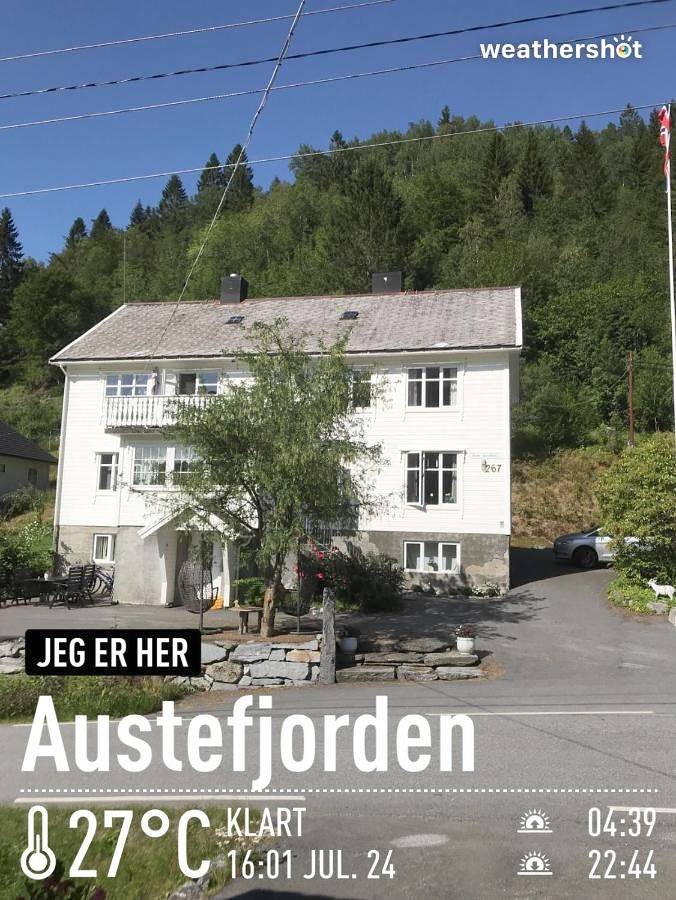 Ferienwohnung, mit Terrasse und Garten sowie Ausblick