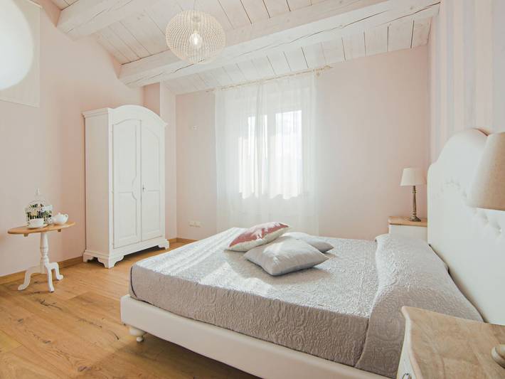 Elegante villa con jardín in Acqualagna, Valle del Metauro