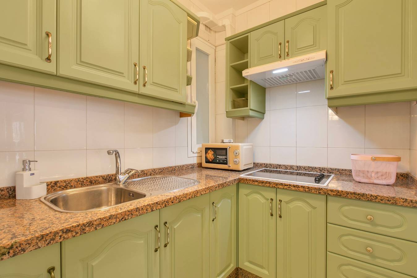 Apartamento entero, Vacaciones 'Casa Calma Zona Hospital' con Wi-Fi in Ofra-Costa Sur, Santa Cruz de Tenerife