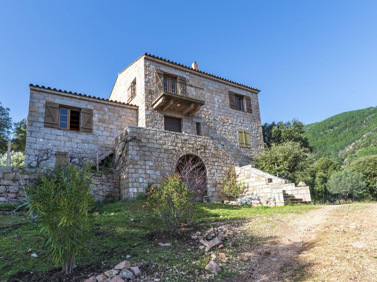 Casa Gialla in San Gavino di Carbini, Parco naturale regionale della Corsica