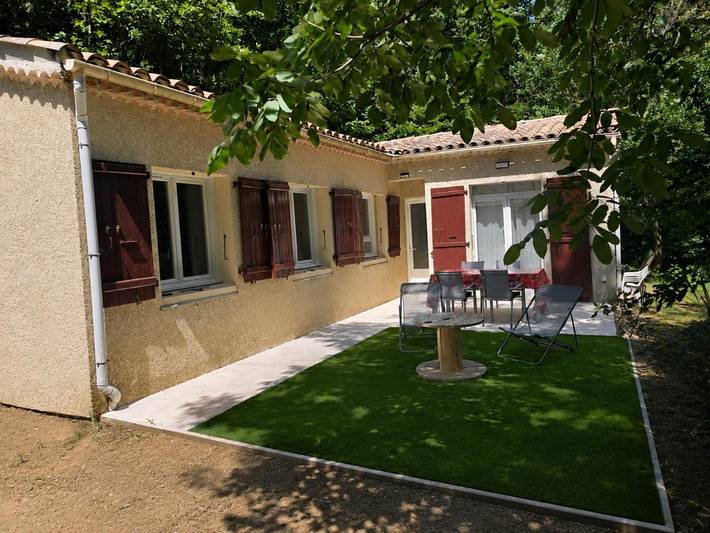 Location de vacances pour 5 personnes, avec terrasse et jardin à Meyras - 3