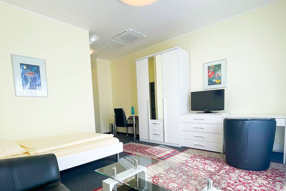 Ganze Wohnung, Appartementhaus *Regina* - Einzelzimmer mit Bad in Griesheim - Darmstadt in Griesheim, Südhessen