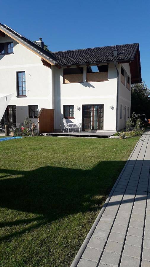 Ganze Wohnung, Apartment with Garden View in Wals-Siezenheim, Bezirk Salzburg-Umgebung