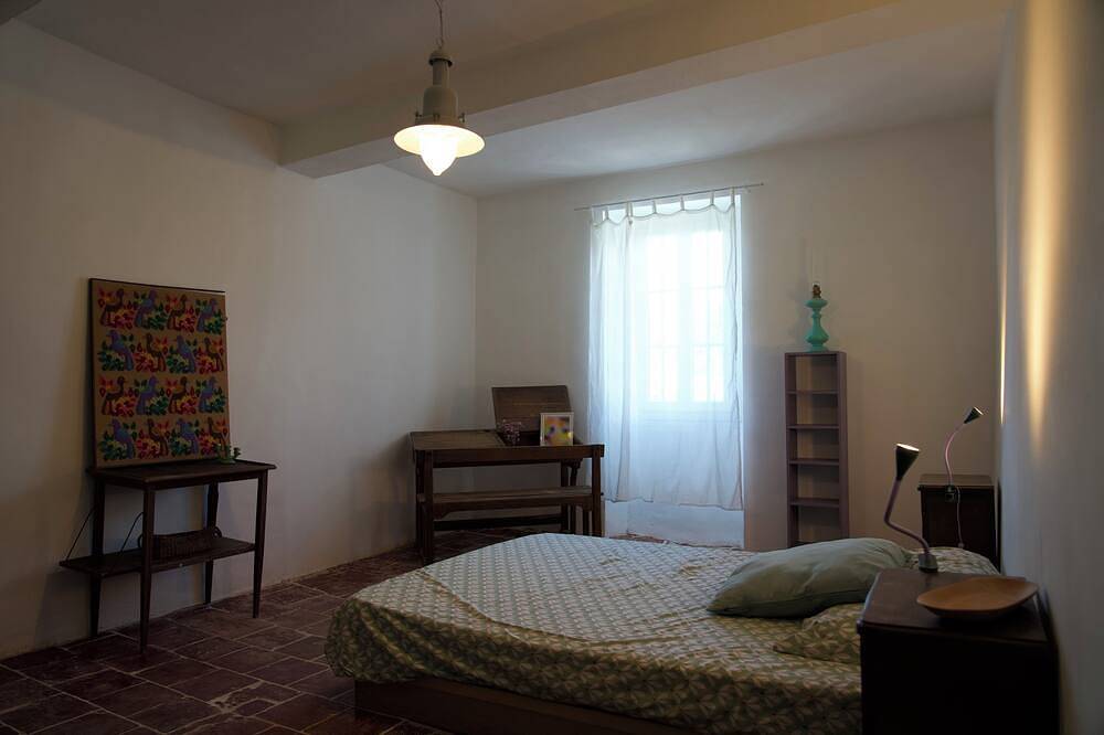 Chambre Cath - Ferme Noosphère in Quissac, Région du Vigan