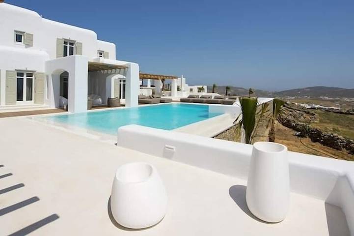 Villa for 14 people, with garden in Agios Stefanos
