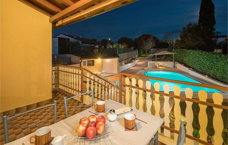 Location de vacances pour 8 personnes, avec terrasse, animaux acceptés à Vodnjan - 4