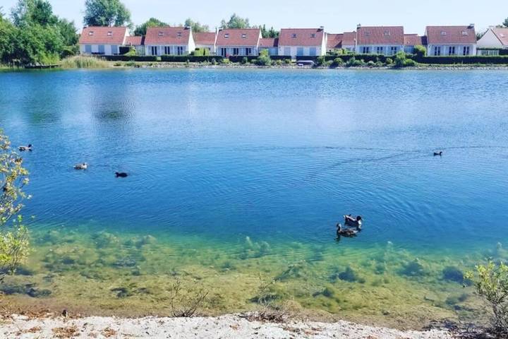 Location de vacances pour 8 personnes, avec Terrasse ainsi que Jardin et Vue à Ghyvelde