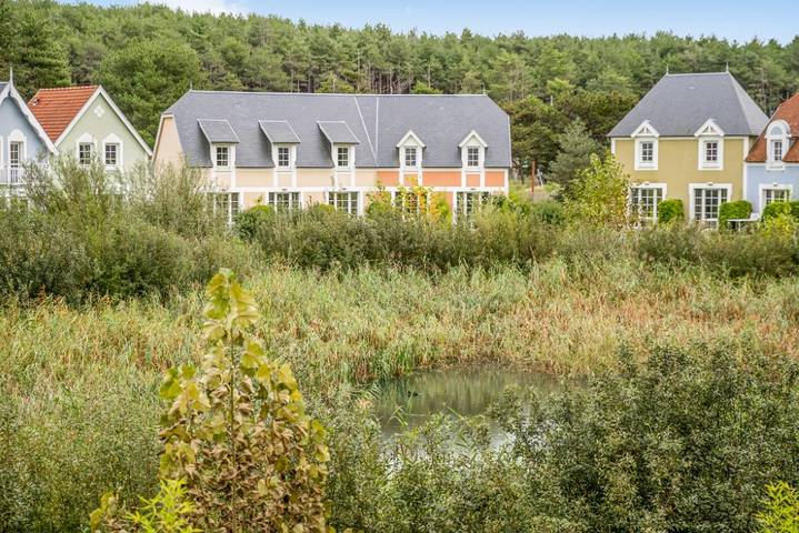 Villa pour 8 personnes, avec Balcon et Jardin ainsi que Piscine et Sauna dans la Somme