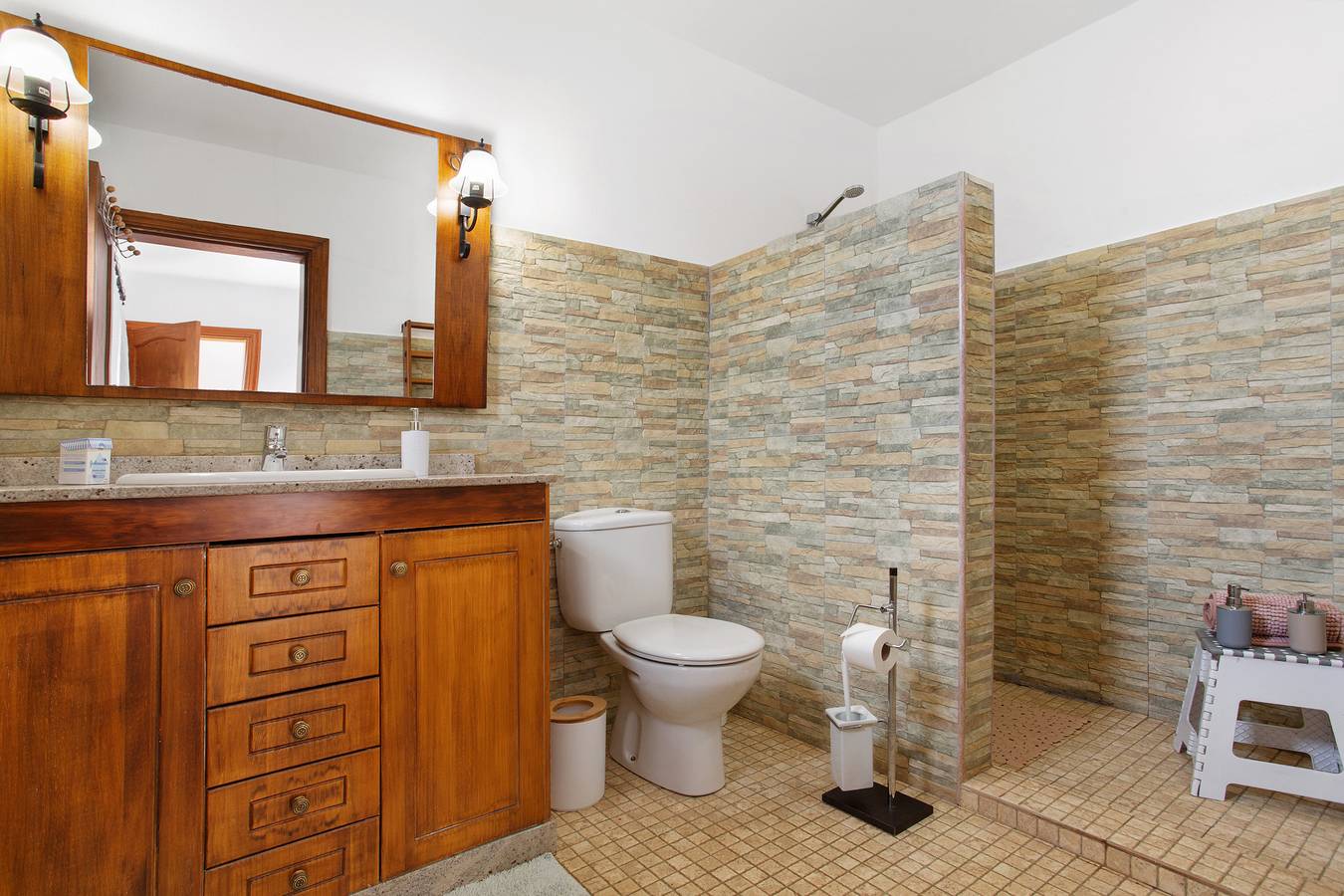 Apartamento entero, Vacaciones 'Ca' Paca Y Pepe' con Jardín Compartido y Wi-Fi in Tinajo, Lanzarote