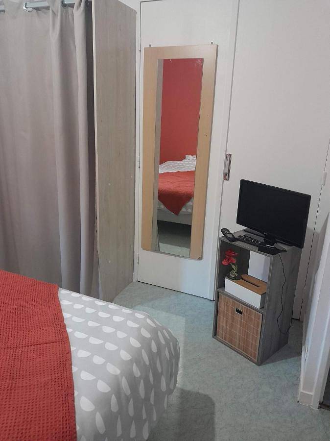 Gîte pour 2 personnes, avec jardin à La Tour-du-Pin - 2